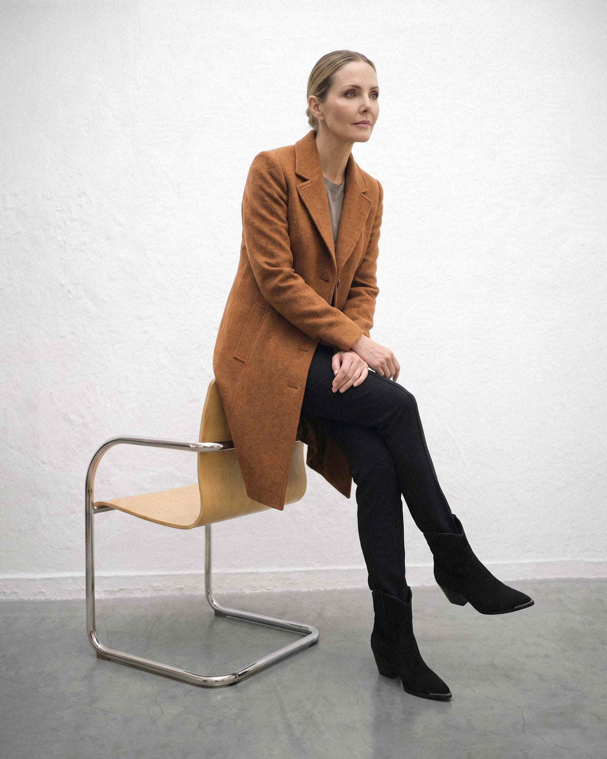 Abrigo Anastassia Anel, de Lana Italiana, Color Naranja Tostado