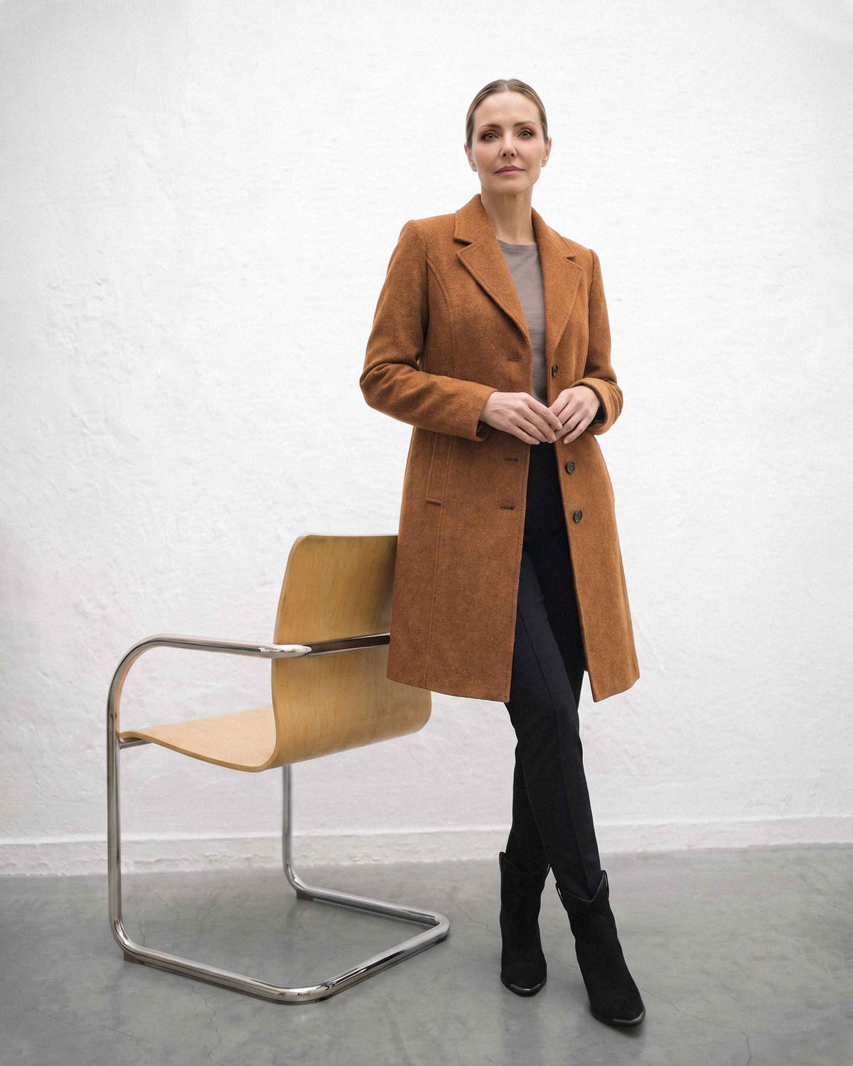 Abrigo Anastassia Anel, de Lana Italiana, Color Naranja Tostado