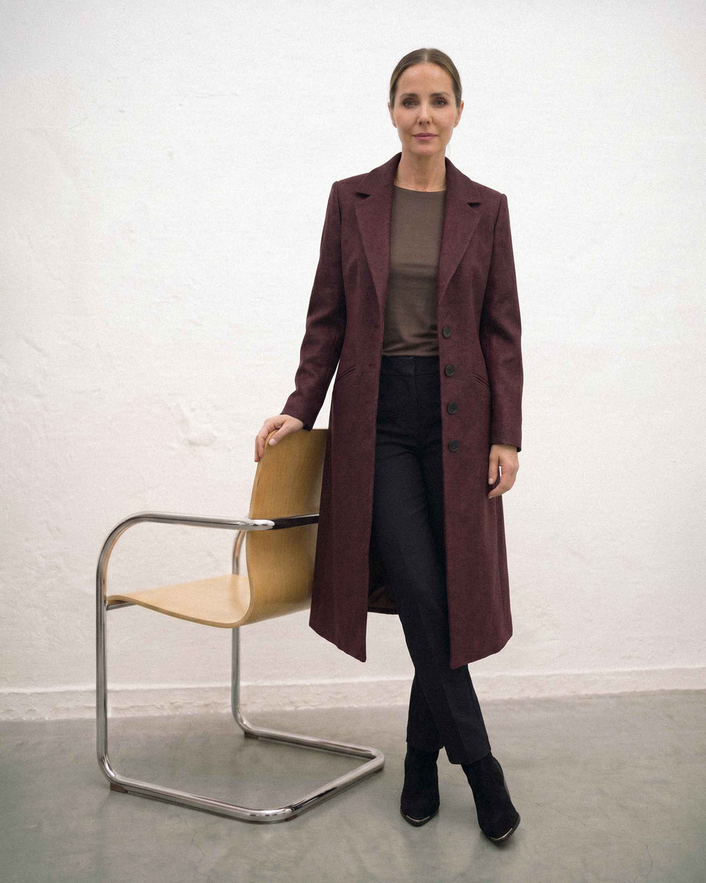 Abrigo Anastassia Helena, Color Burdeo