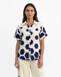 Blusa Estampado Figuras, color azul y crudo