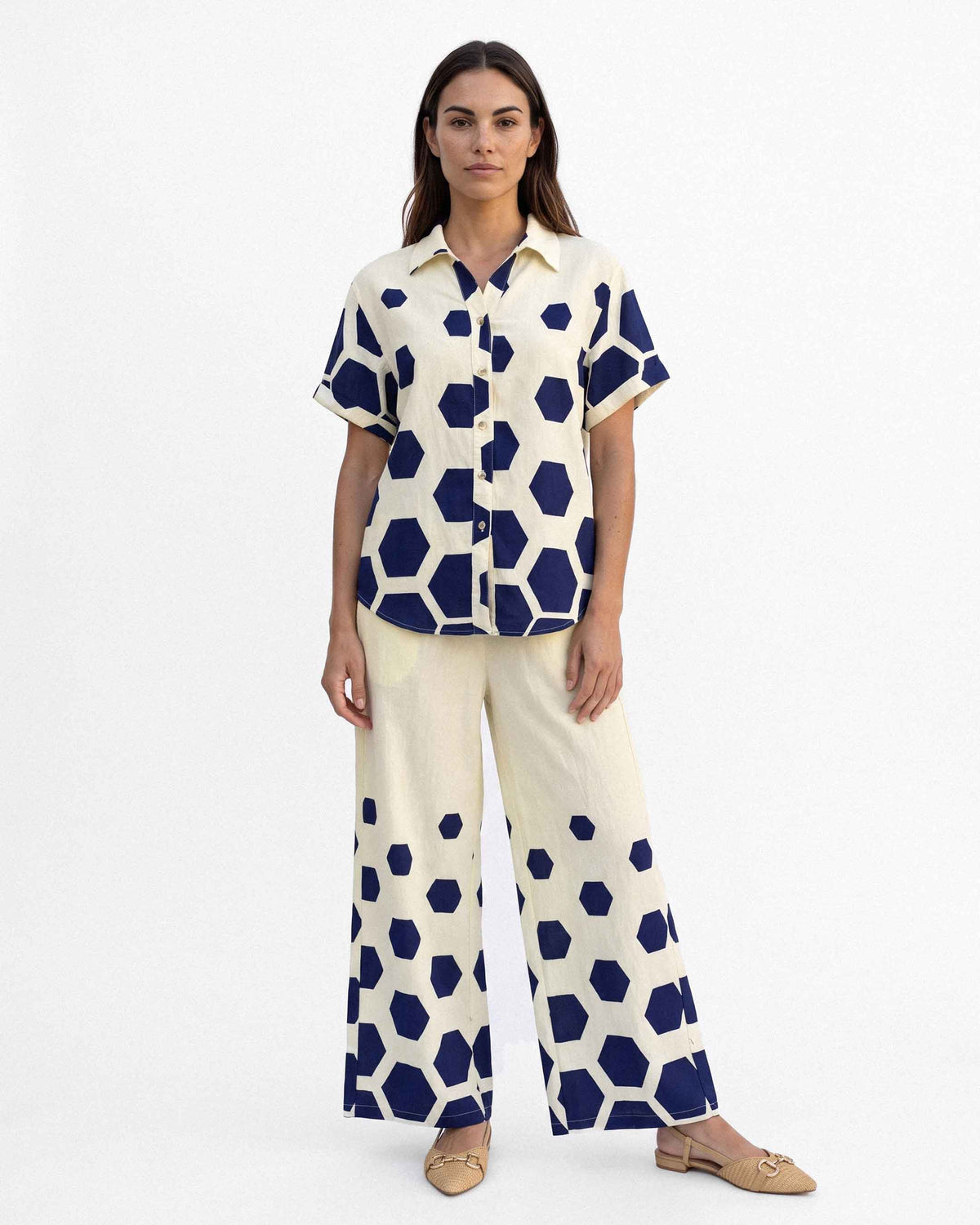 Blusa Estampado Figuras, color azul y crudo