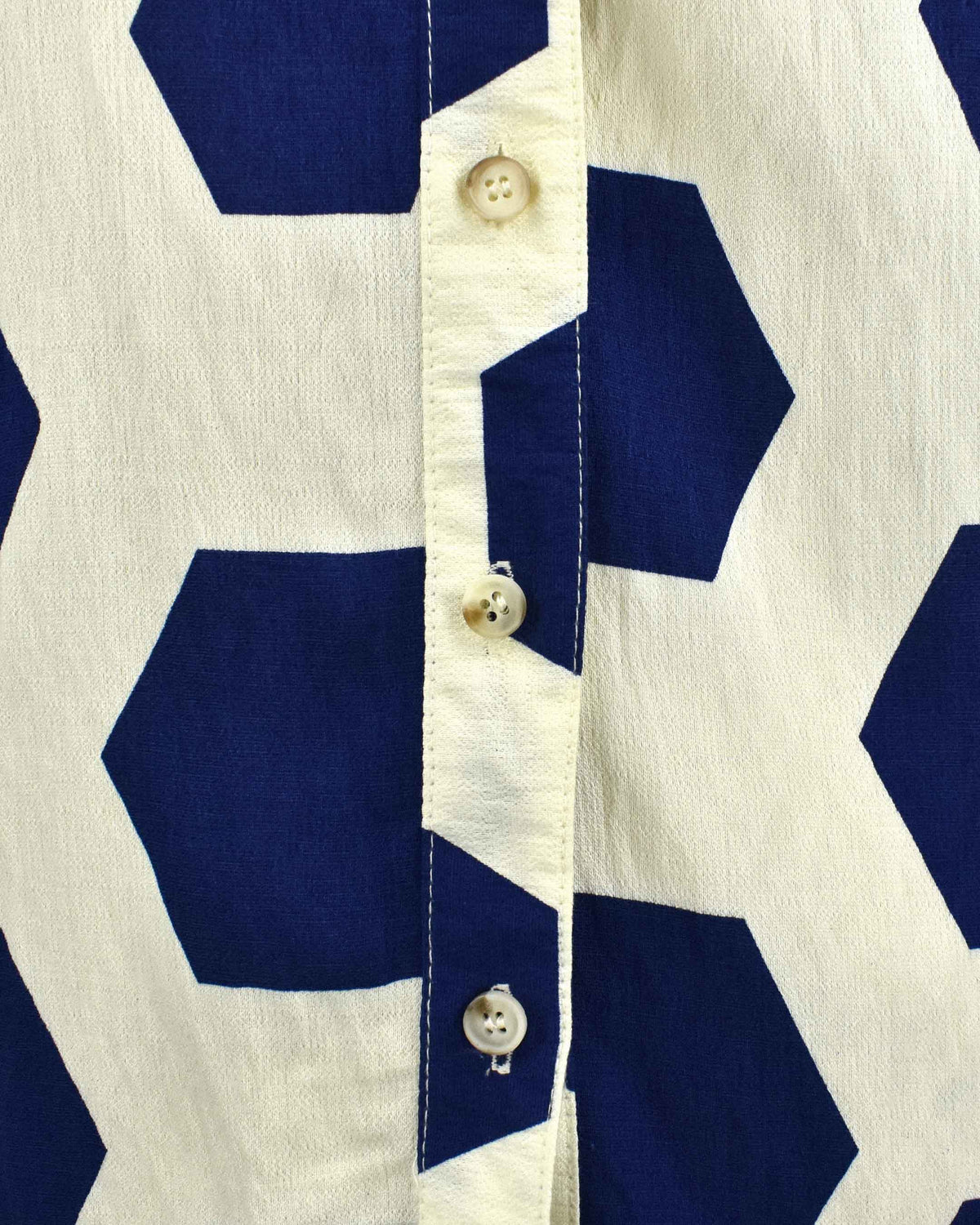 Blusa Estampado Figuras, color azul y crudo