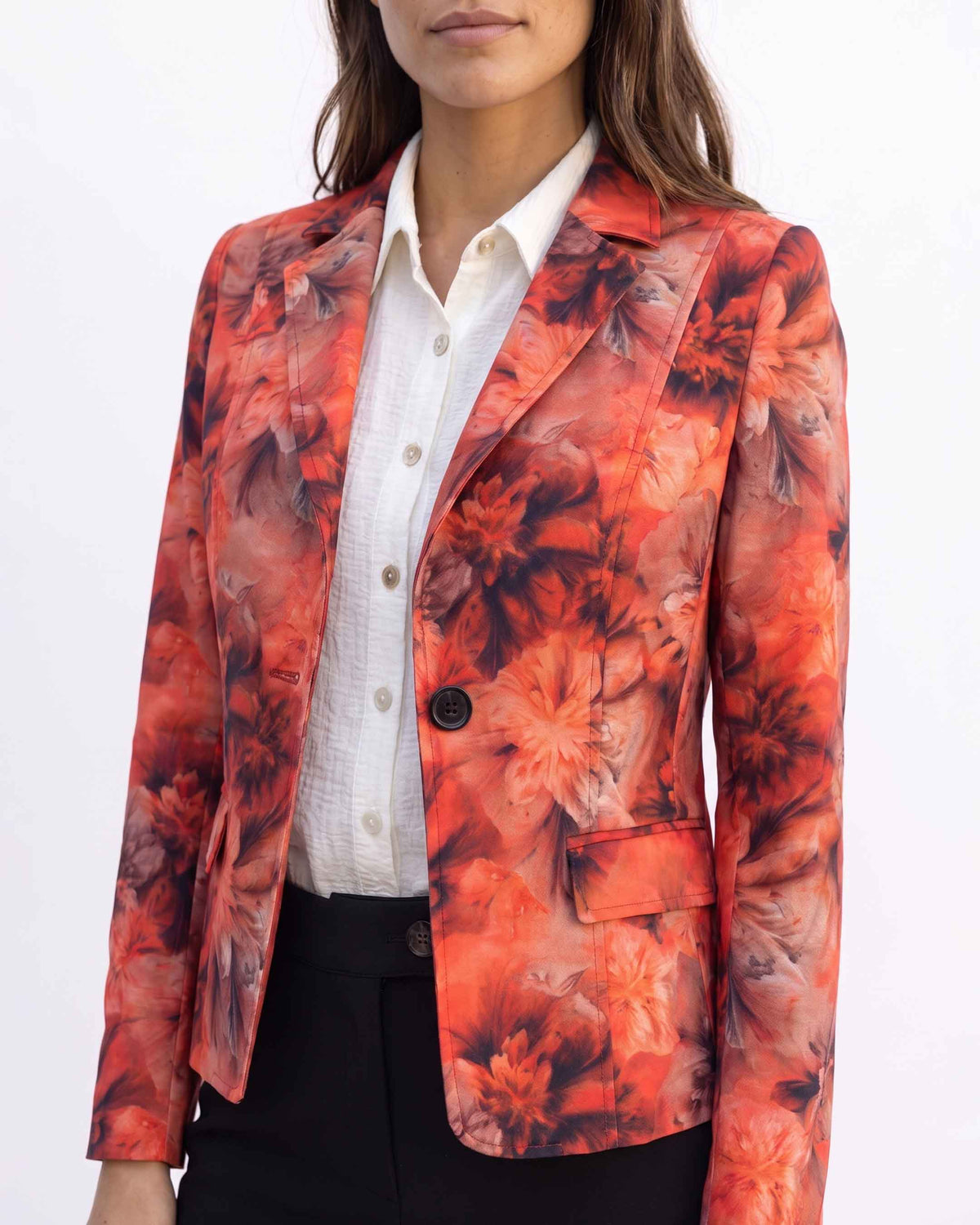 Chaqueta Carmen Lagos Estampado, color rojo y negro