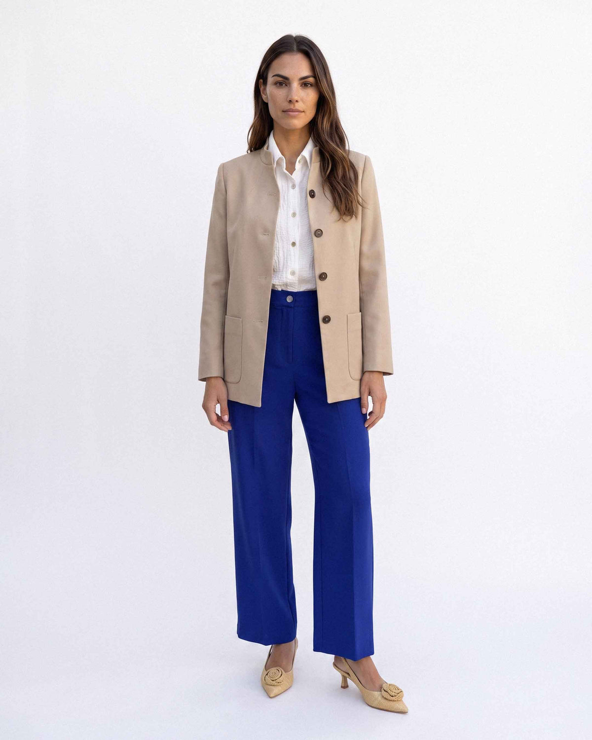 Chaqueta Carolina Reina, color beige