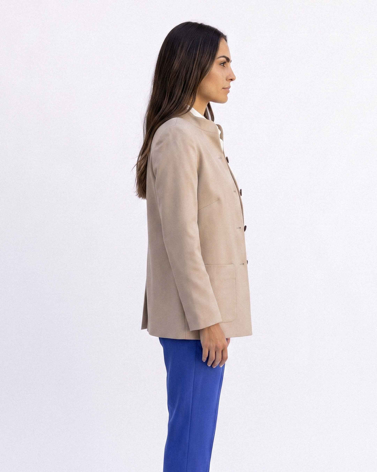 Chaqueta Carolina Reina, color beige