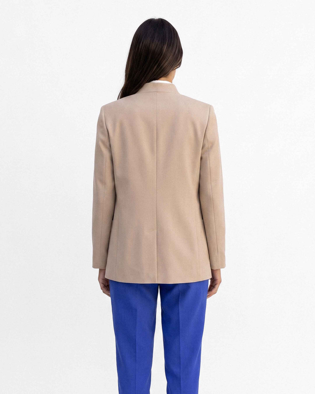 Chaqueta Carolina Reina, color beige