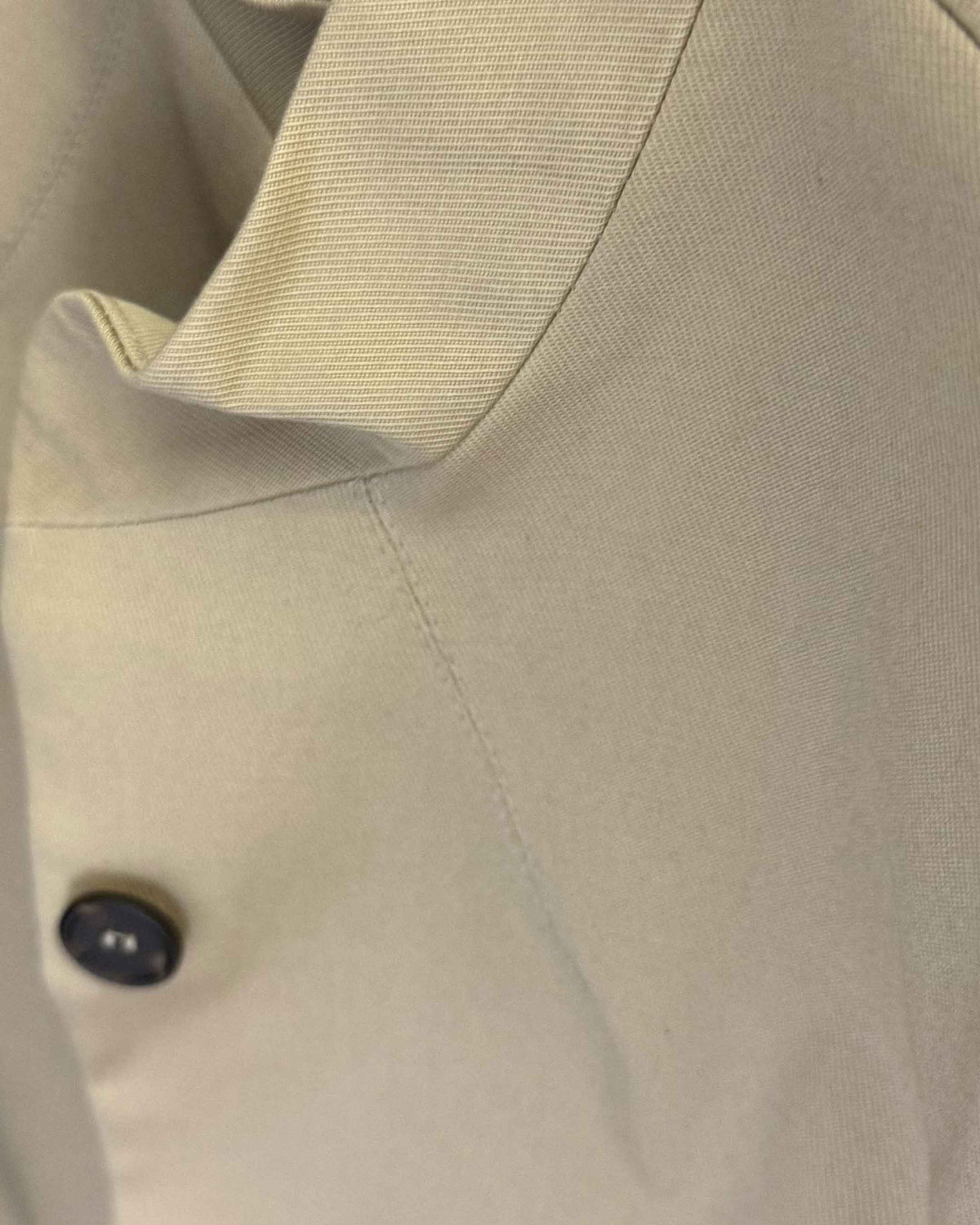Chaqueta Carolina Reina, color beige