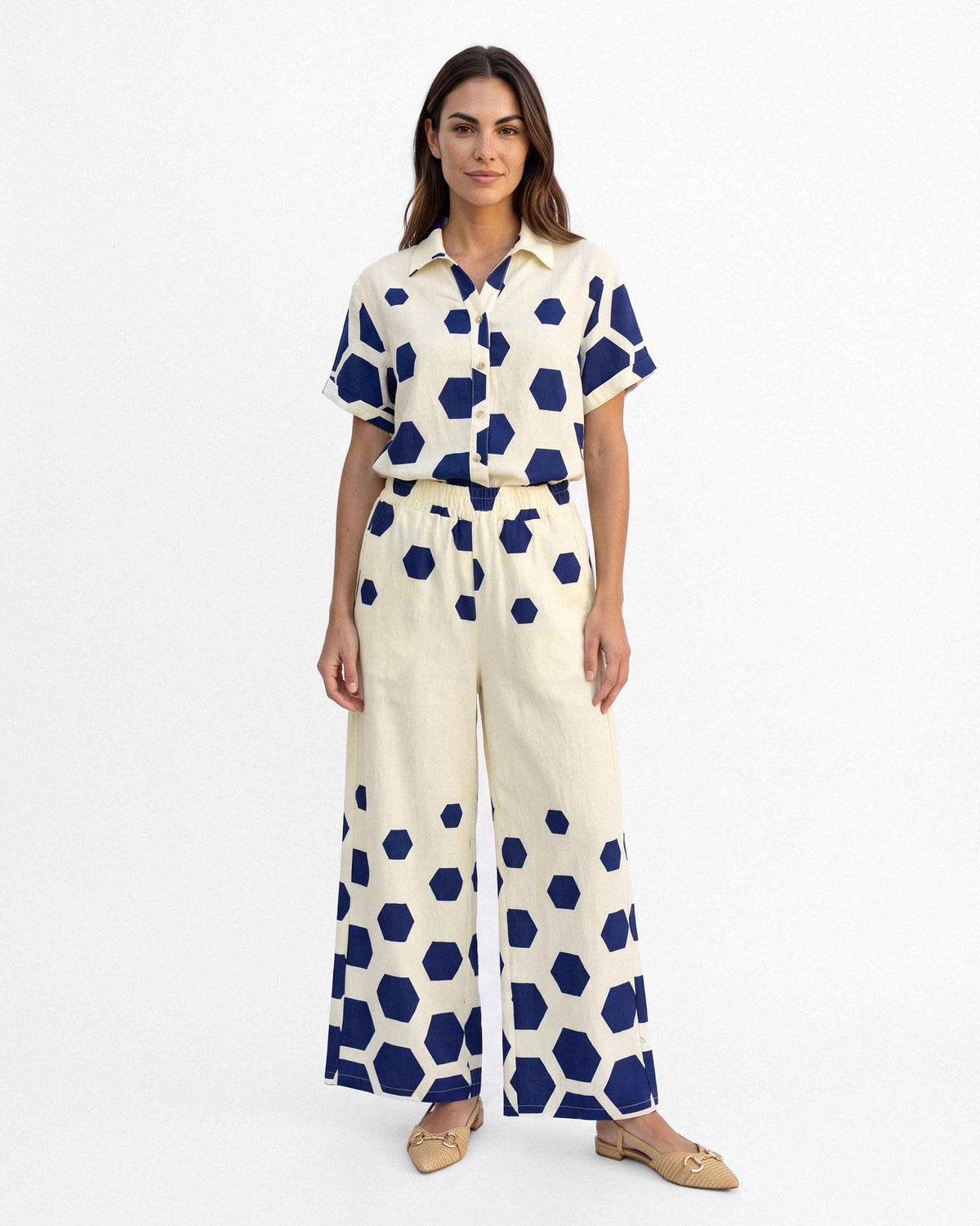 Pantalón Estampado Figuras, color azul y crudo