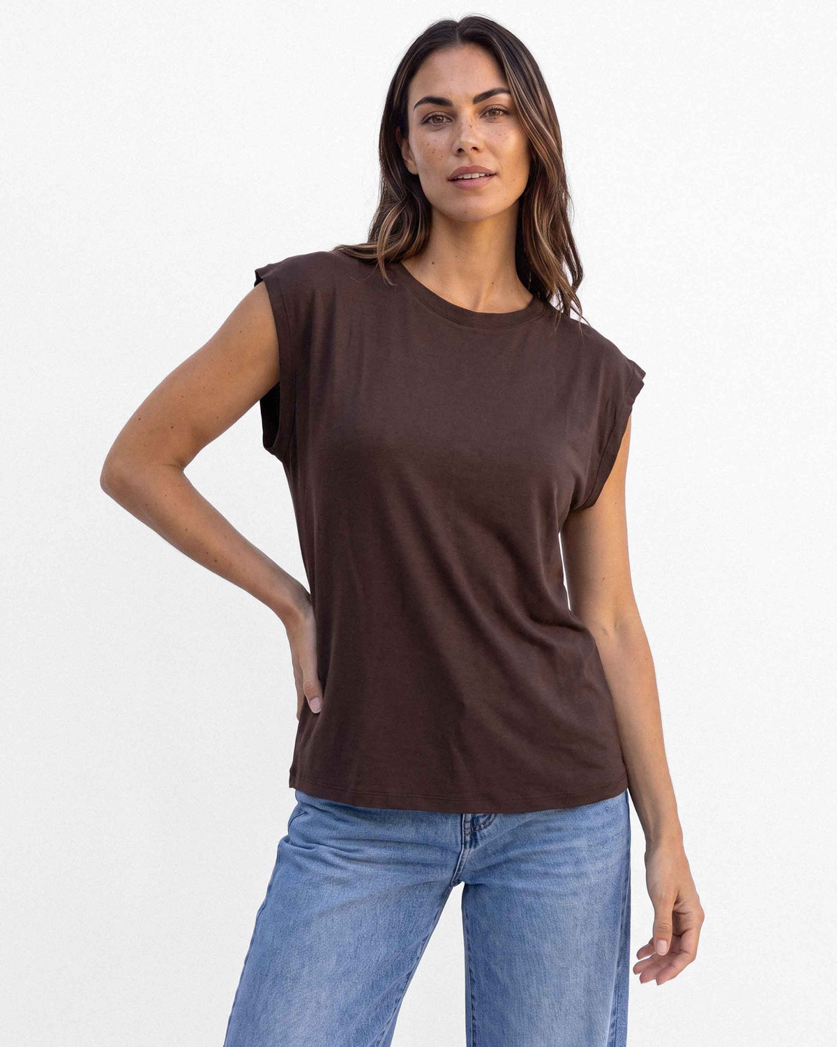 Polera Mafalda Vic, color café