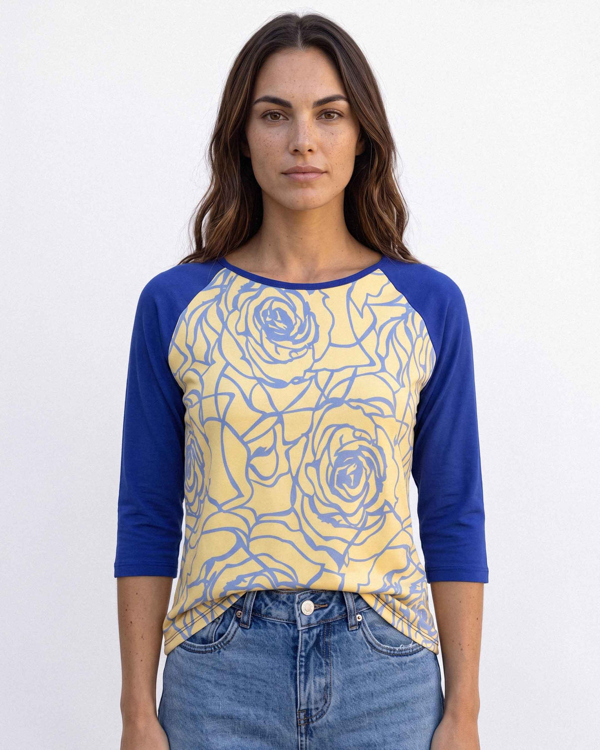 Polera Symor Agra Estampado, color celeste y amarillo